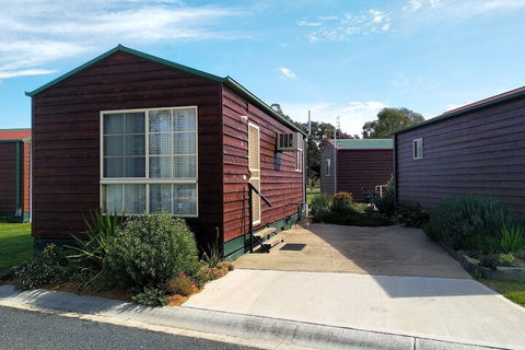 Holbrook Motor Village - Redcliffe Tourism 3