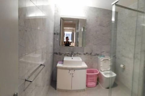 Notting Hill Apartment - Redcliffe Tourism 3