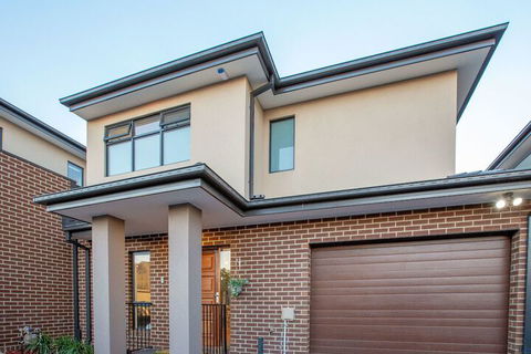 AUJOY 3 Bed Townhouse Burwood 3 - Redcliffe Tourism 3