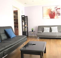 Canberra Entire House 3 Bedroom - Redcliffe Tourism