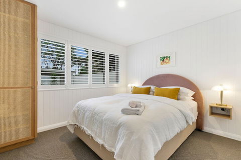 A PERFECT STAY Sunset Beach Riverside - Redcliffe Tourism 3