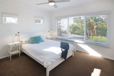 Casa Azzura - Redcliffe Tourism 3