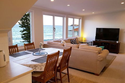 Coachhouse On The Beach - Redcliffe Tourism 6