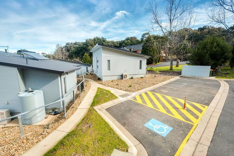 Albury Yalandra Apartment 1 - Redcliffe Tourism 7