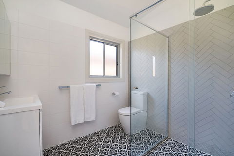 Accommodation Hunter - James St Morpeth - Redcliffe Tourism 5