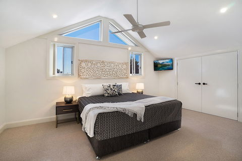 Accommodation Hunter - James St Morpeth - Redcliffe Tourism 4