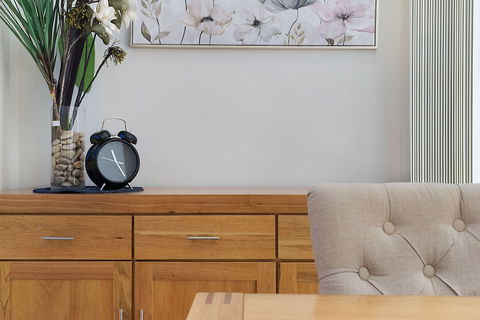 Accommodation Hunter - James St Morpeth - Redcliffe Tourism 1