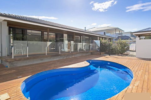 Hibiscus House Sawtell NSW - Redcliffe Tourism 1