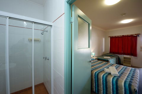 Lamington Hotel Motel - Redcliffe Tourism 1