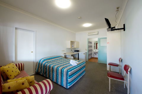 Lamington Hotel Motel - Redcliffe Tourism 5