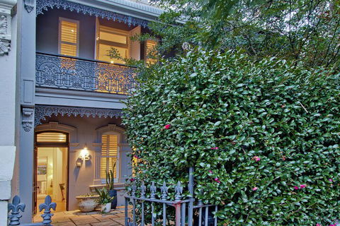 Luxury 3 Bed Terrace House Close To Sydney CBD - Redcliffe Tourism 1