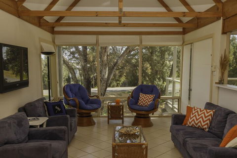 Tranquillity On Riverview 33 Riverview Drive - Redcliffe Tourism 4