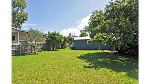 MY Fair Lady External Bathroom PET Friendly - Redcliffe Tourism 7