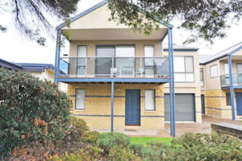 Bliss Close TO Town - Redcliffe Tourism 0