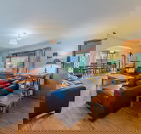 Driftwood on Anderson Free Wifi - Redcliffe Tourism