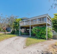 Inverloch Beach HUT Close TO Beach  Shops - Redcliffe Tourism