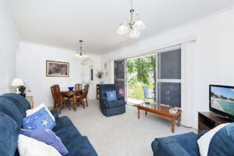 Andana Unit 1 / 12 Gretel Close - Redcliffe Tourism 0