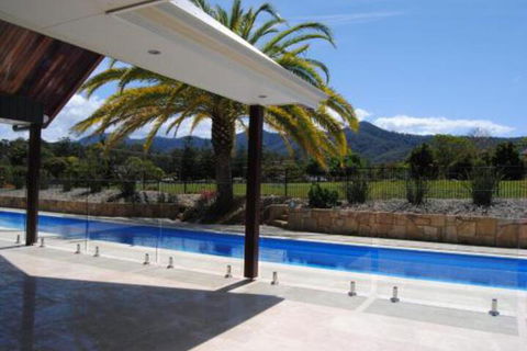 Colorado Beauty Nestled In The Heart Of Bonville - Redcliffe Tourism 0