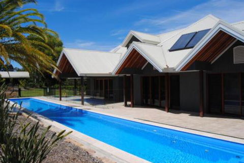 Colorado Beauty Nestled In The Heart Of Bonville - Redcliffe Tourism 6