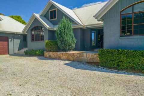 Colorado Beauty Nestled In The Heart Of Bonville - Redcliffe Tourism 1