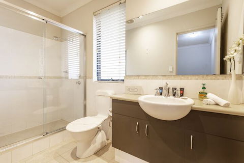 Coode Street Townhouse - Redcliffe Tourism 2