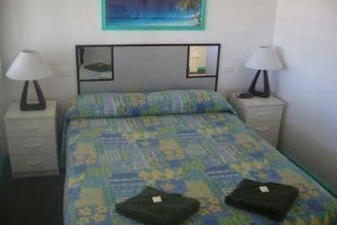 Arosa Motel - Redcliffe Tourism 4