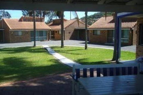 Arosa Motel - Redcliffe Tourism 3