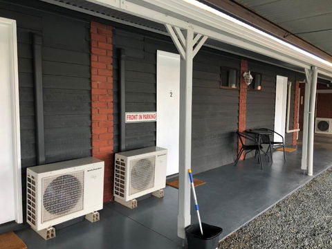 Country Roads Motor Inn - Redcliffe Tourism 1