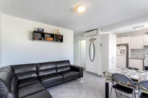 Sunset Court Unit 1 / 3 Resthaven Avenue - Redcliffe Tourism 4