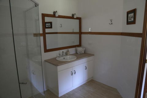 BellbirdHill Bed & Breakfast - Redcliffe Tourism 5