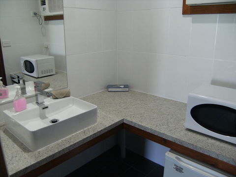 Regency Court Motel - Redcliffe Tourism 5