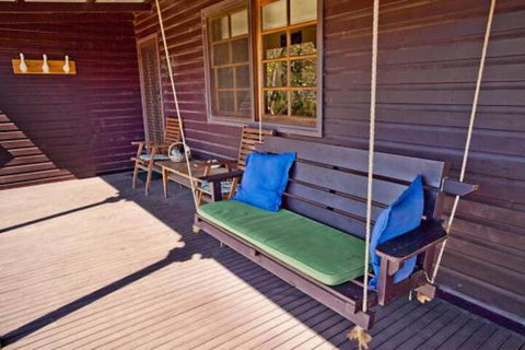 Minimbah Farm Cottages Family Farmstay Choose From 2 & 3 Bedroom Cottages & 6 Bedroom House - Redcliffe Tourism 7