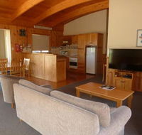 Bridport Villa - Redcliffe Tourism