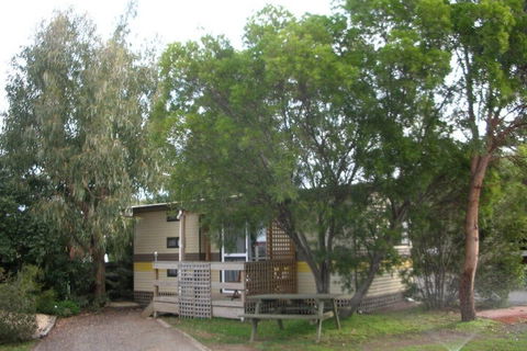 Triabunna Cabin And Caravan Park - Redcliffe Tourism 3