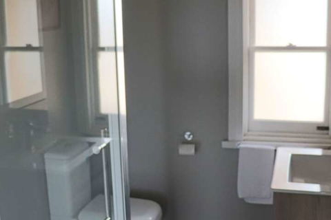 Robinson Cottage - Redcliffe Tourism 4