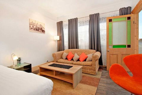 Robinson Cottage - Redcliffe Tourism 3