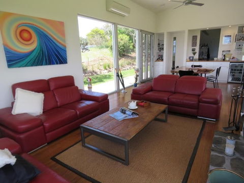 Lush Pastures - Redcliffe Tourism 3