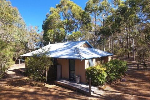 Ellensbrook Cottages - Redcliffe Tourism 5