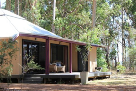 Ellensbrook Cottages - Redcliffe Tourism 0