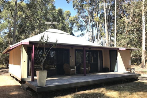 Ellensbrook Cottages - Redcliffe Tourism 1