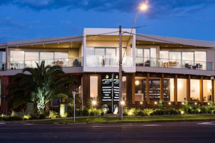  Redcliffe Tourism