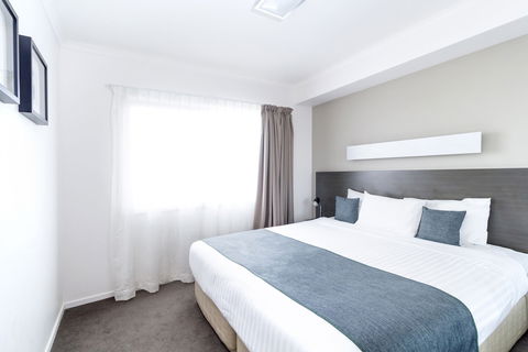 Abode Tuggeranong - Redcliffe Tourism 3