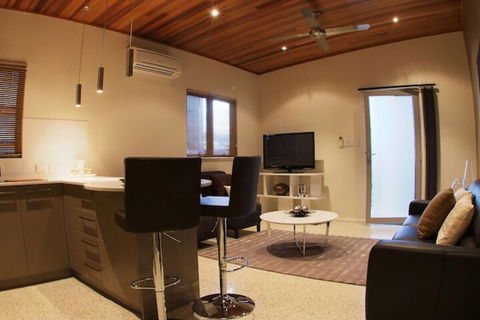 Mia Mia Executive Apartments - Redcliffe Tourism 2
