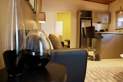 Mia Mia Executive Apartments - Redcliffe Tourism 4
