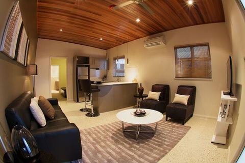 Mia Mia Executive Apartments - Redcliffe Tourism 1