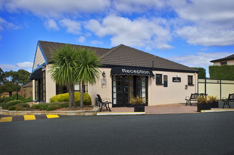 Country Club Villas - Redcliffe Tourism 1