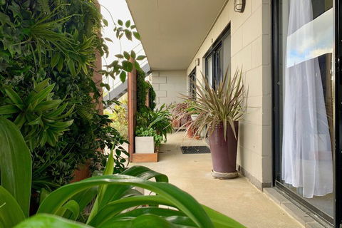 Apollo Bay Waterfront Motor Inn - Redcliffe Tourism 1