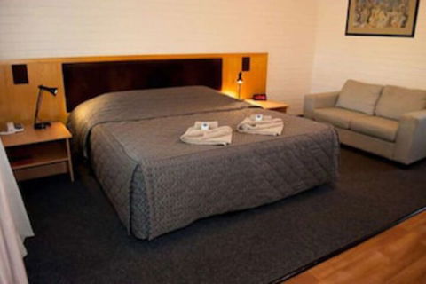 Angaston Vineyards Motel - Redcliffe Tourism 0
