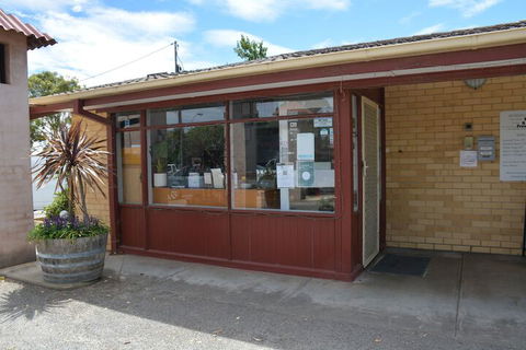 Angaston Vineyards Motel - Redcliffe Tourism 1