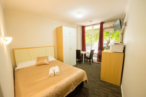 Jacksons Motor Inn - Redcliffe Tourism 6